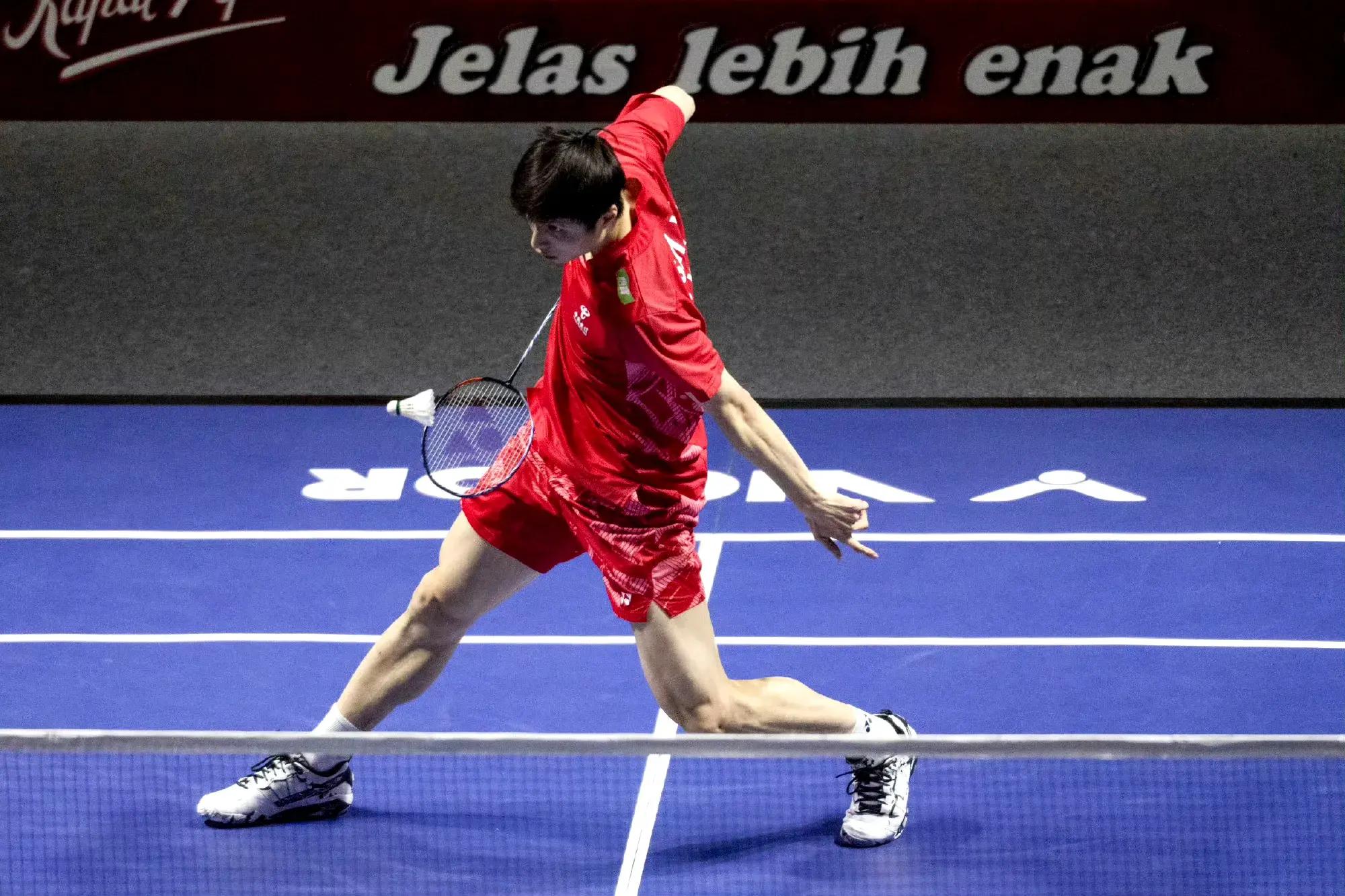 包含亚冠战况：拜仁慕尼黑防线稳固，切尔西进攻受阻，石宇奇成最佳的词条